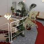 Ket Korona Konferencia Es Wellness Hotel