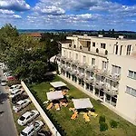 Ket Korona Konferencia Es Wellness 4* Balatonszarszo