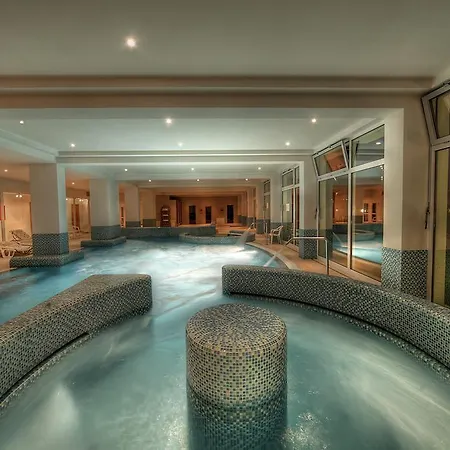 Ket Korona Konferencia Es Wellness 4*