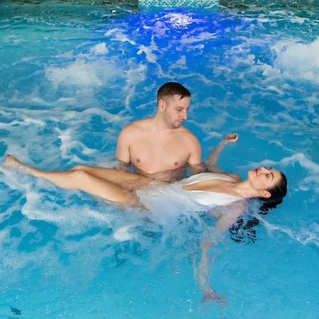Ket Korona Konferencia Es Wellness Hotel Balatonszarszo