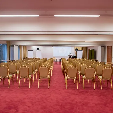 Ket Korona Konferencia Es Wellness 4*