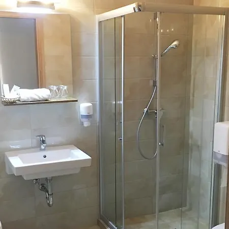 Ket Korona Konferencia Es Wellness 4* Balatonszarszo