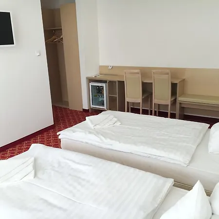 Ket Korona Konferencia Es Wellness Hotel