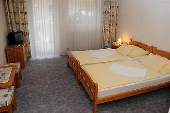 Ket Korona Konferencia Es Wellness Hotel Balatonszarszo