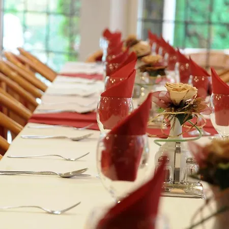 Ket Korona Konferencia Es Wellness 4* بالاتونسزارسكو