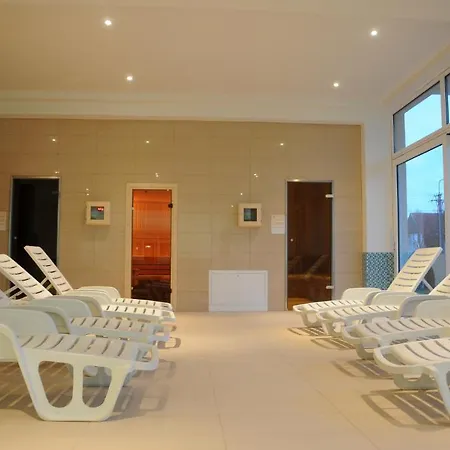 Ket Korona Konferencia Es Wellness فندق