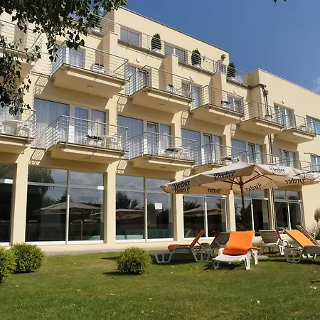 Ket Korona Konferencia Es Wellness Hotel Balatonszarszo
