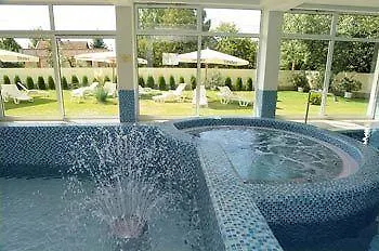 Ket Korona Konferencia Es Wellness Hotel