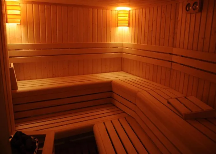 Ket Korona Konferencia Es Wellness 4* Balatonszarszo